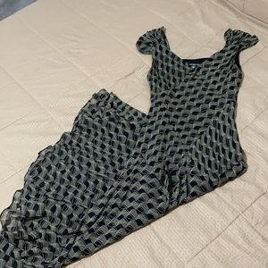 Jones NY black and cream dress. Size 4